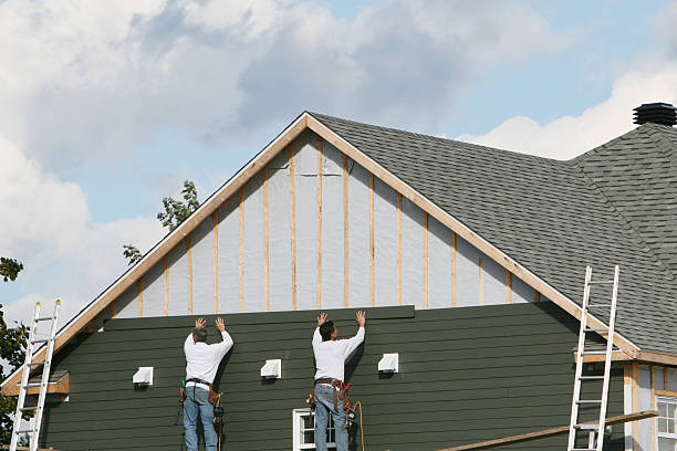 Professional Siding Installation technician working in Richmond, OH